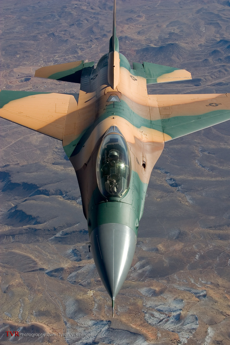 Illustration for article titled All These Jaw-Dropping Airplane Images Were Taken By This Flying Photog